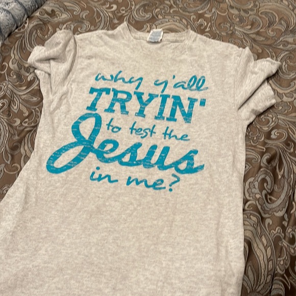 T-shirt Jesus S light gray and mid rise tan short S 3-5 sold as set - Picture 5 of 5